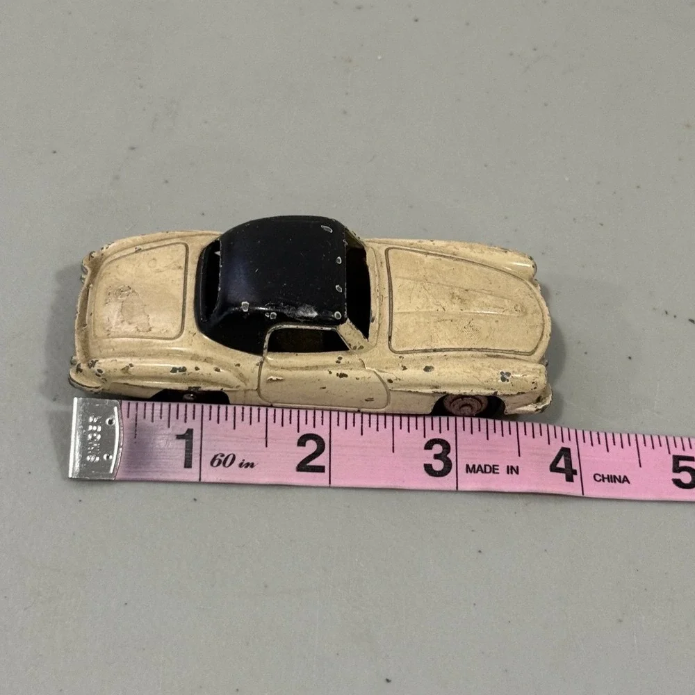 Vintage Dinky Toys Mercedes 190 SL 24H Diecast Car Made in France Meccano White